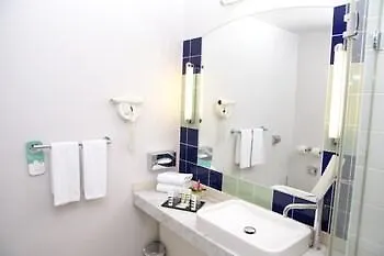 Mercure Centre מלון