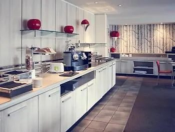 Mercure Centre Hotel 4*