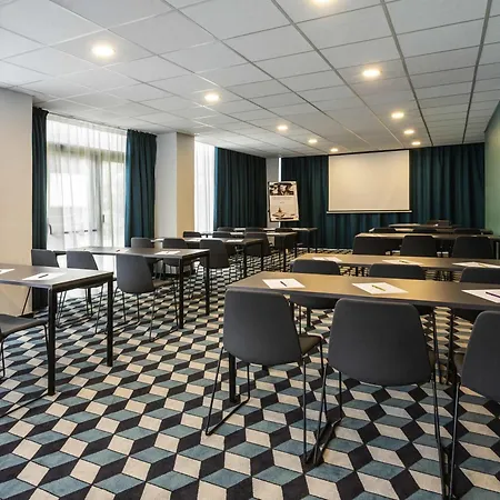 Mercure Centre Hotel 4*