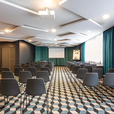 Mercure Centre Hotel 4*