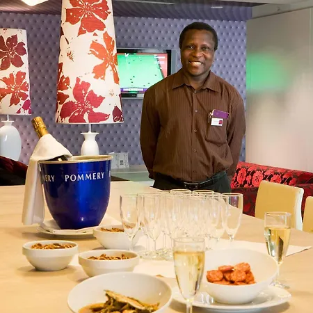 Mercure Centre Hotell 4*