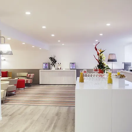Mercure Centre Hotel 4*