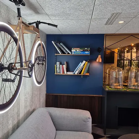 Mercure Centre Hotel 4*