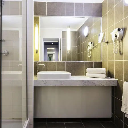 Mercure Centre Hotel 4*
